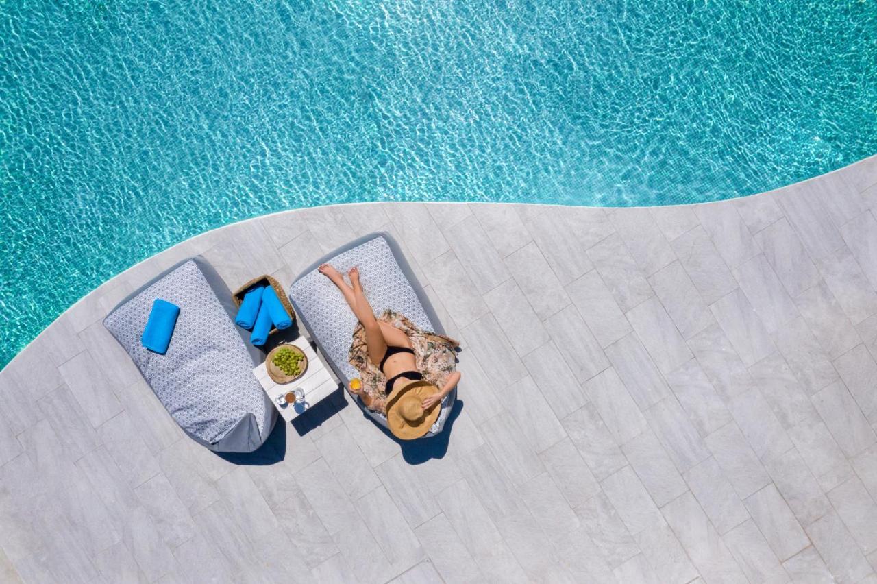 ホテル Santa Irina Luxury Sunny Lofts ペリヴォラス エクステリア 写真