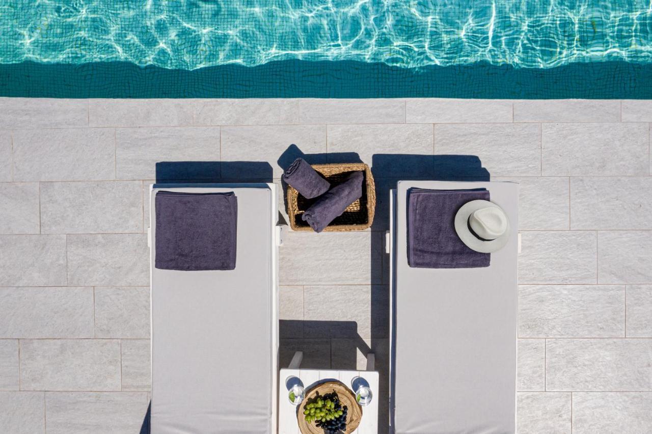 ホテル Santa Irina Luxury Sunny Lofts ペリヴォラス エクステリア 写真