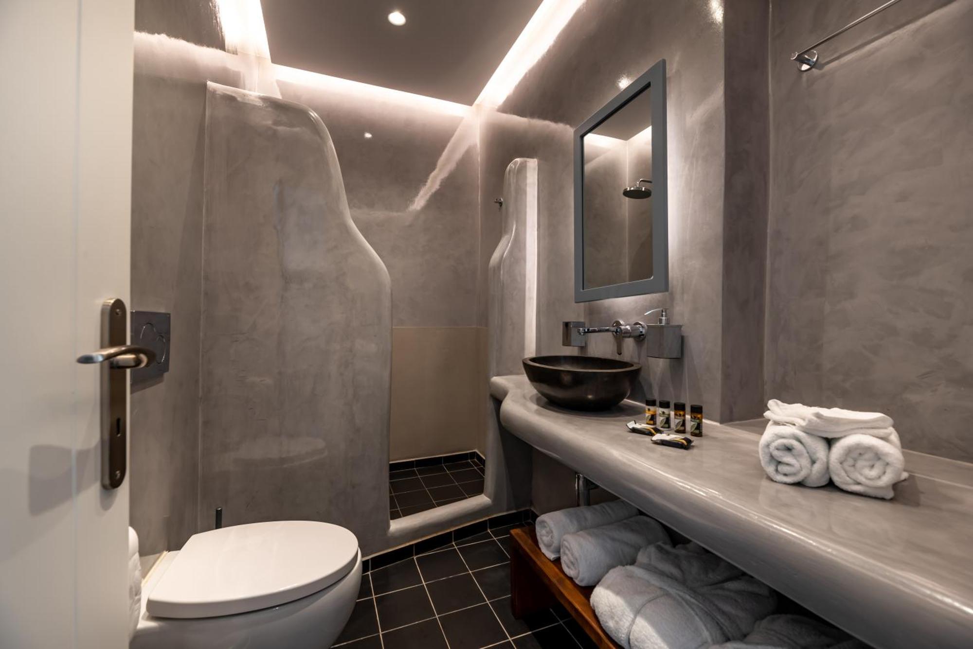 ホテル Santa Irina Luxury Sunny Lofts ペリヴォラス エクステリア 写真